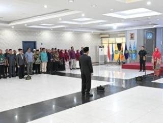 Rektor UNRI Lantik Prof Ahmad Fadli Sebagai Dekan Fakultas Teknik 2025–2029