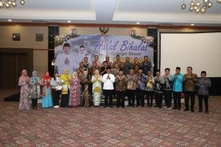 Halal Bihalal Mantan Bupati Rohul Sukiman Berlangsung Hangat, Dihadiri Bupati Rohul Anton