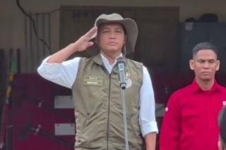 Berkunjung ke Riau, Menteri Kehutanan Disambut Secara Adat