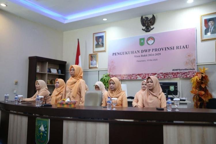Ketua DWP Provinsi Riau Fermy Taufiq OH 2024–2029 Resmi Dikukuhkan