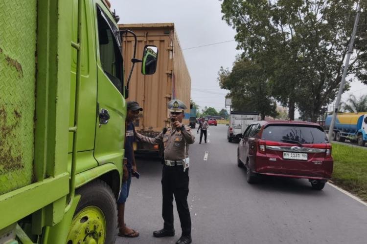 Dukung Zero ODOL dan Zero Accident, 76 Kendaraan Ditindak di Jalan SM Amin