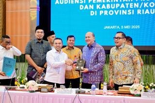 Gubri Abdul Wahid Lobi Menteri Investasi Minta Rel Kereta Batubara dan Bendungan