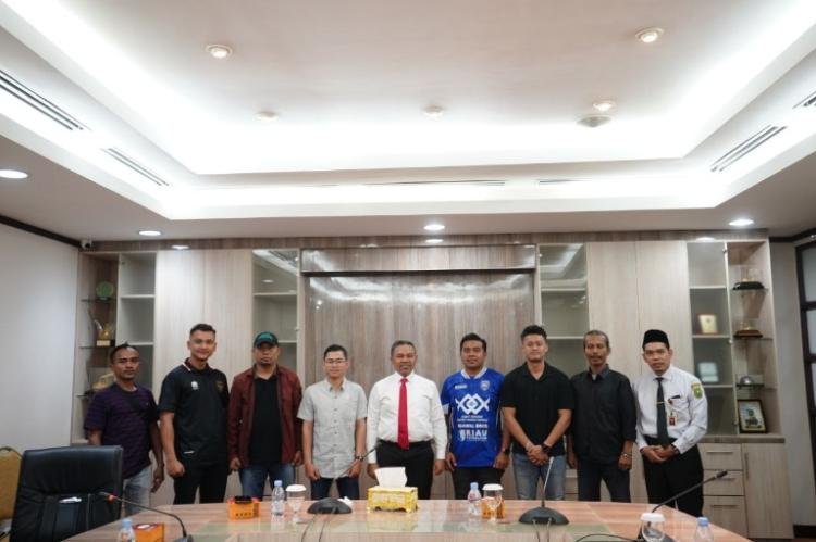 Gubri Wahid Pertimbangkan Ganti Nama Stadion Kaharudin Nasution Jadi Hang Tuah
