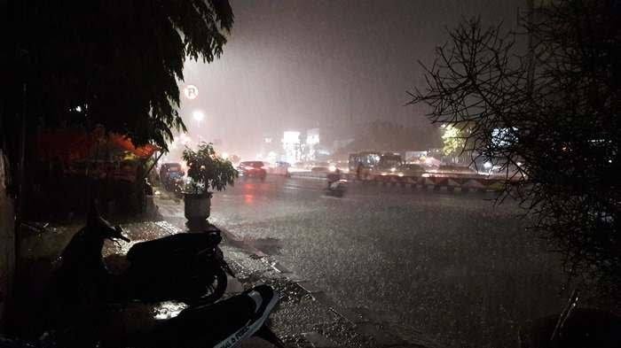 Warga Riau Diimbau Waspada Hujan Lokal di Malam Hari, Titik Panas Mulai Terpantau