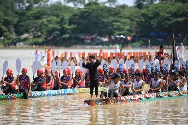 Pacu Jalur Riau Mendunia: Viral di TikTok Lewat Tren Aura Farming