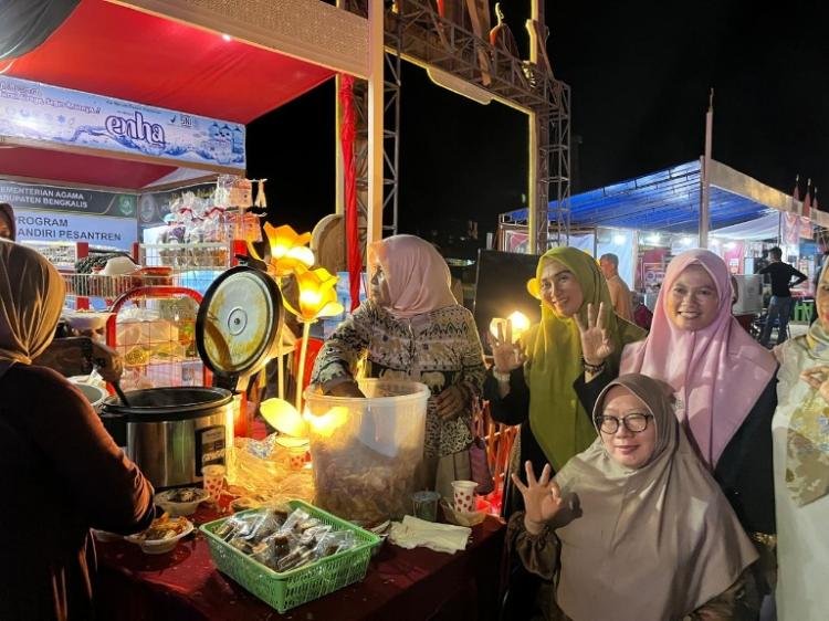 TP PKK Bengkalis Bagi 1000 Porsi Makanan Gratis Setiap Hari di MTQ ke-43 Tingkat Provinsi Riau