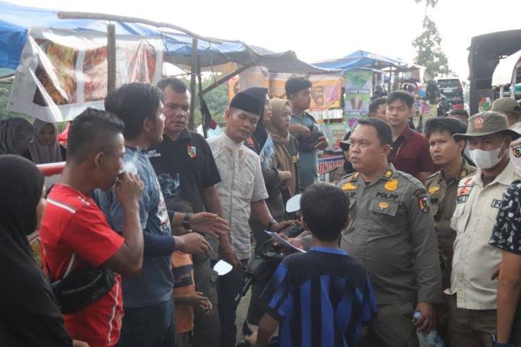 Satpol PP Pekanbaru Tertibkan dan Sosialisasikan Relokasi PKL di Rumbai
