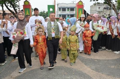 HAN ke-41: Gubri dan Menteri PPPA Seru-Seruan Bareng Anak-Anak Rengat
