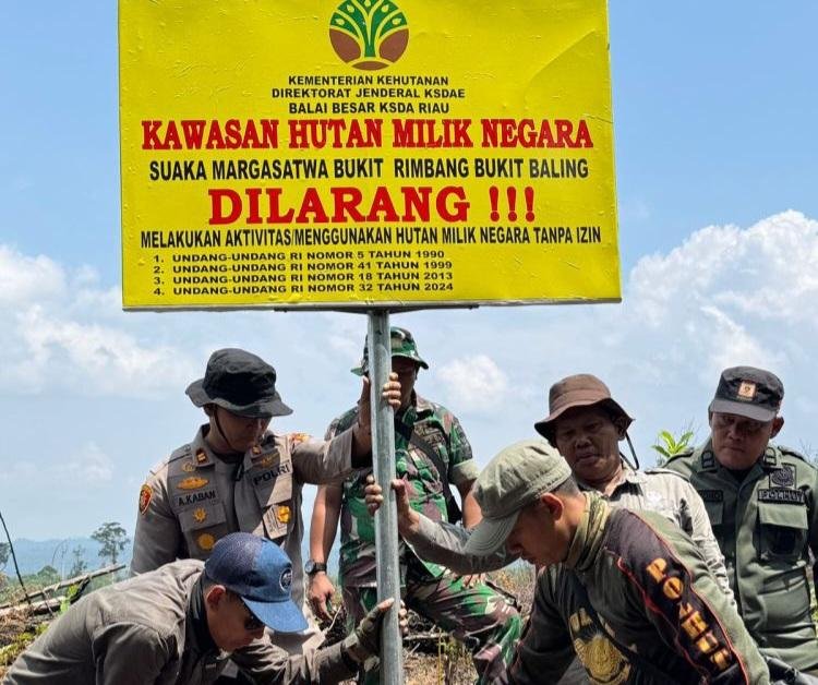 BBKSDA Riau dan Polisi Patroli Bareng Pasang Peringatan Keras Kawasan Konservasi