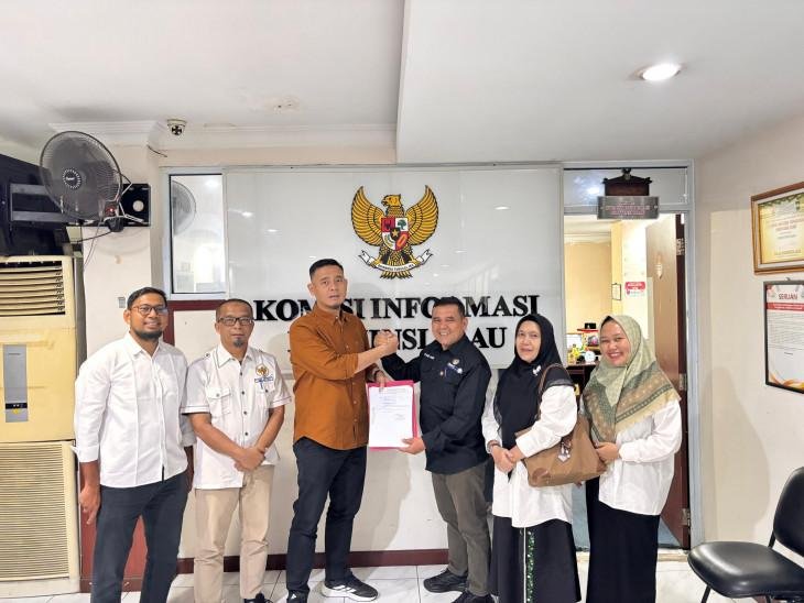 KI Riau Apresiasi Langkah Cepat PPID Utama Kampar Serahkan SAQ 2025