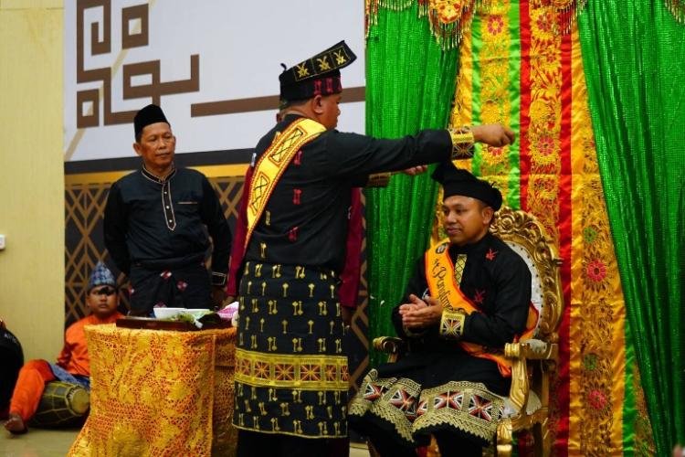 Gelar Adat Panglimo Sati untuk Gubri: Bukti Pengakuan Masyarakat Atas Perjuangan Lingkungan