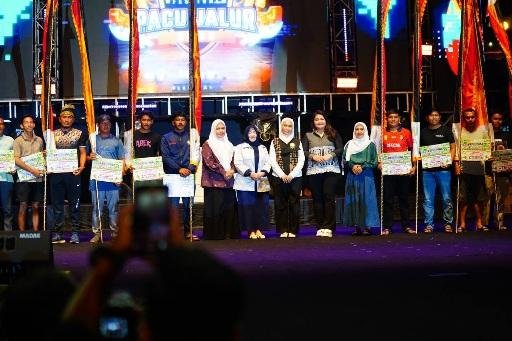 Pacu Jalur 2025 Beri Berkah Ratusan Juta Rupiah dan Kerbau untuk Sang Juara
