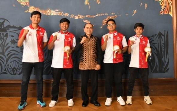Diasuh Mahasiswa Unilak, Empat Atlet Indonesia Sukses Harumkan Nama Bangsa di Prancis