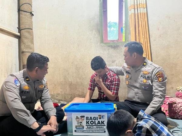 Remaja Korban Laka di Pekanbaru Dikunjungi Polisi Lalu Lintas