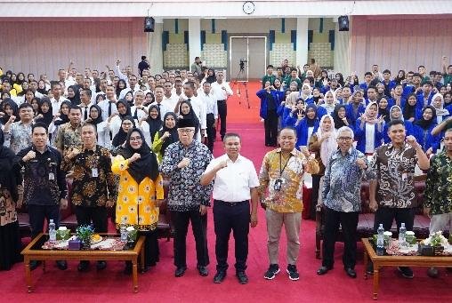 Beasiswa Sawit untuk 1.342 Mahasiswa Riau, Gubri: Buktikan Diri dengan Prestasi dan Integritas