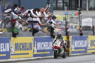 Hasil Race MotoGP Prancis 2025; Lewat Flag-to-Flag, Johann Zarco Menang di Lintasan Basah