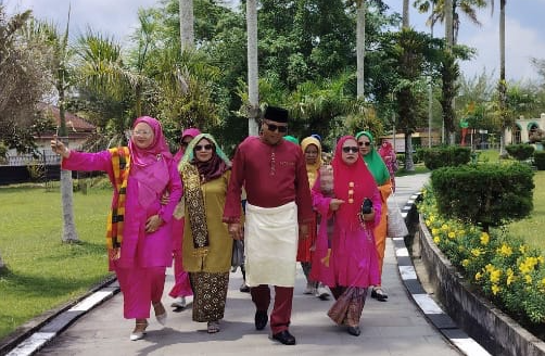 Dispar Siak Apresasi Puan LAMR Kenalkan Kebaya Leboh