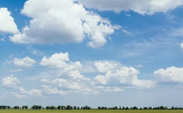 Prakiraan Cuaca Wilayah Riau, Waspada Petir dan Angin Kencang pada Malam Hari