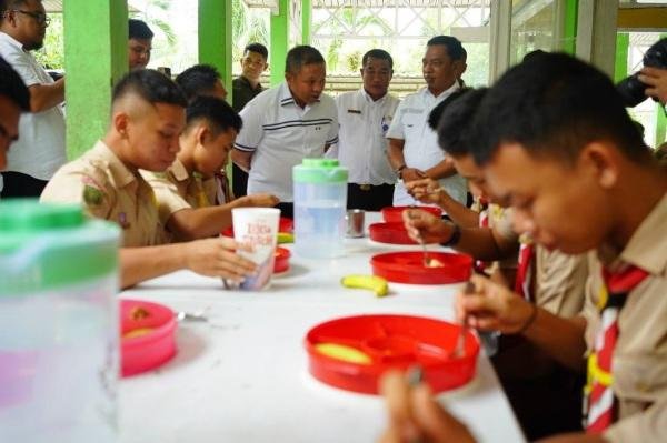 586 Ribu Anak Riau Telah Terima Program MBG