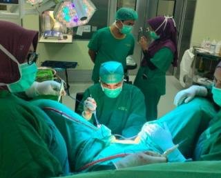 Tim Dokter RSUD AA Berhasil Operasi Rekonstruksi Pasien Tidak Memiliki Liang Kemaluan
