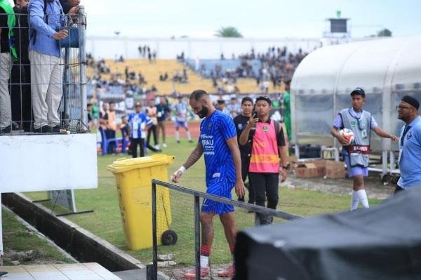 Garudayaksa FC Curi Poin PSPS, Aji Santoso Pastikan Coret 3 Pemain Asing