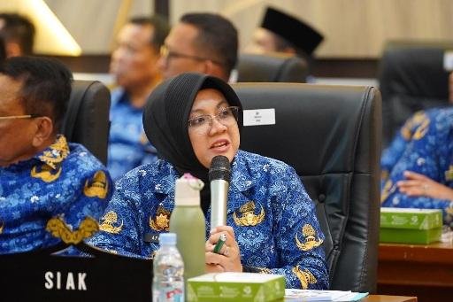 Bupati Afni Sebut 45 Ribu Warga Siak Terjepit di Antara HGU dan HTI
