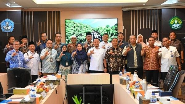 Pemko Pekanbaru dan Unri Revitalisasi 10 Danau Kampus untuk Kendalikan Banjir