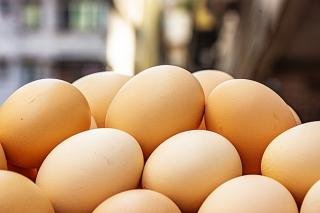 Kabar Baik: Harga Minyak Turun, Telur Ayam Stabil