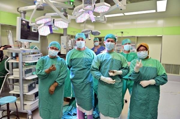 RSUD Arifin Achmad Riau Sukses Tangani Kasus Langka Remaja dengan Dua Rahim