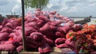 TNI Berhasil Amankan Puluhan Ton Bawang dan Cabai Ilegal dari Kepri di Inhil