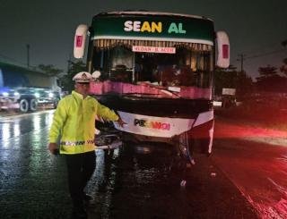 Kronologi Bus Pelangi Tabrak Mobil Sirion di Jalan Yos Sudarso: Diduga Kurang Ruang Gerak
