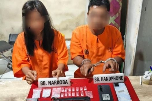 Satresnarkoba Polres Kampar Bongkar Bisnis Sabu yang Dikendalikan Sejoli di Tapung