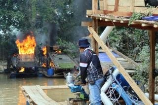 Berantas Tambang Ilegal, Tim Gabungan Musnahkan 145 Rakit PETI di Sungai Kuantan