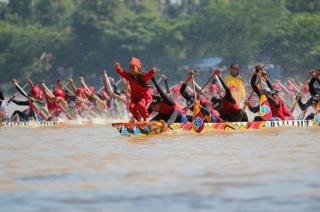 204 Peserta Lintas Provinsi Ikuti Festival Pacu Jalur di Tepian Narosa